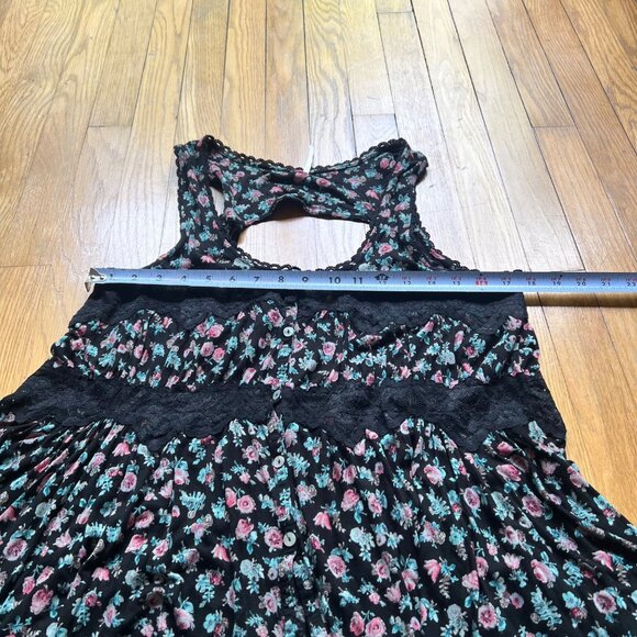 Free People Size L Black Pink Blue Floral Lace Trim Sleeveless Tank Top Blouse - Picture 7 of 10